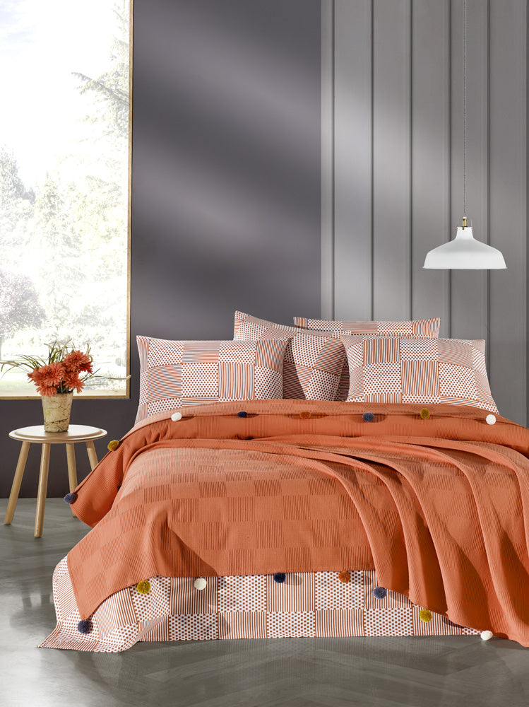 Çift Kişilik Madam Marica Ponponlu Pike Takımı Kiremit